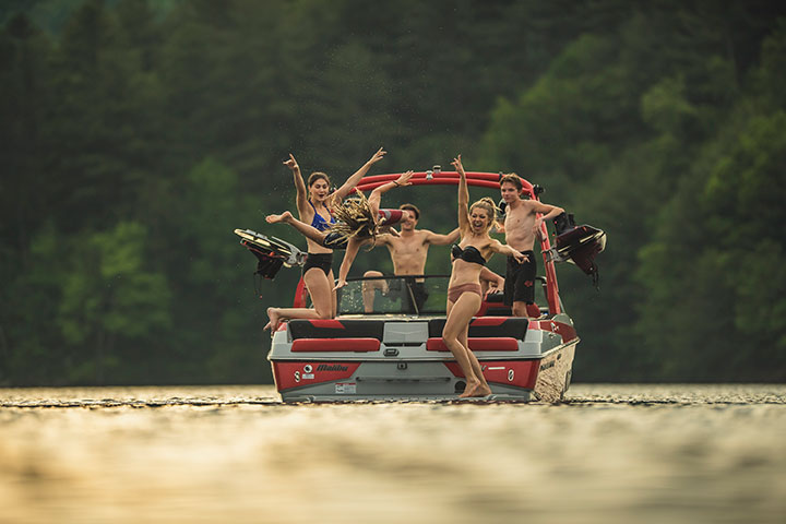 Malibu's 23 LSV is the Wakesurfing Boat of the Year